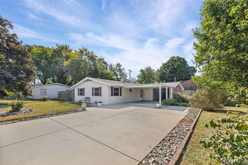 116 Lakeland Blvd, Swansea, IL, 62226-1828 | Card Image
