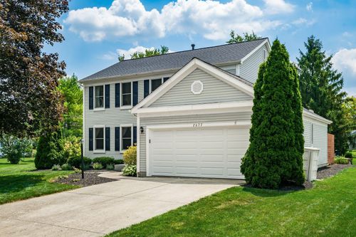 2077 Scottingham Dr, Dublin, OH, 43016-8940 | Card Image