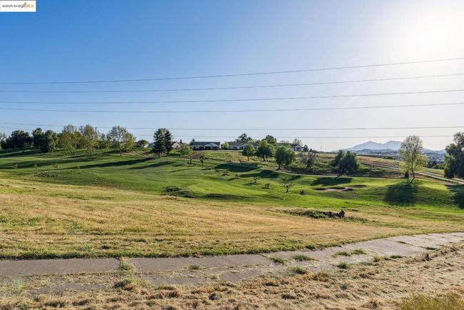 664 Prince Albert Way, Home with 2 bedrooms, 2 bathrooms and 1 parking in Brentwood CA | Image 49