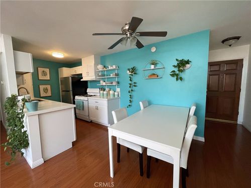 282-5700 Etiwanda Ave, Tarzana, CA, 91356 | Card Image