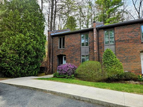 12-12 Chadwick Ct, Amherst, MA, 01002-2826 | Card Image
