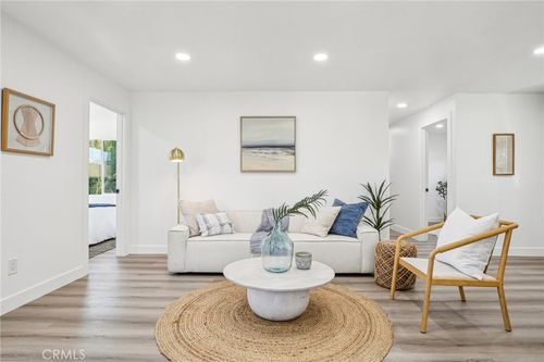 811 W Oliver St, San Pedro, CA, 90731-1820 | Card Image