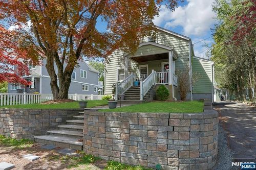 54 Chestnut Ave, Park Ridge, NJ, 07656-2226 | Card Image