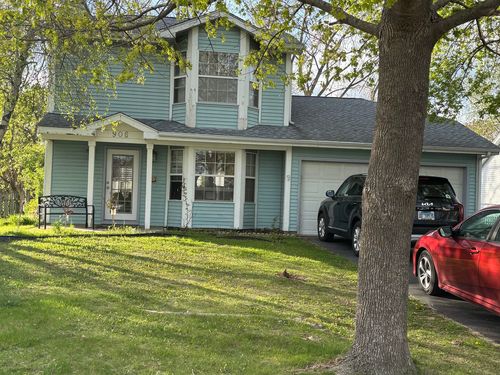906 Knightsbridge Dr, Island Lake, IL, 60042-8701 | Card Image