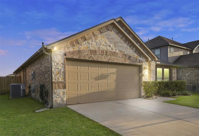 21319 Cypress Red Oak Dr, House other with 3 bedrooms, 2 bathrooms and 2 parking in Cypress TX | Image 4