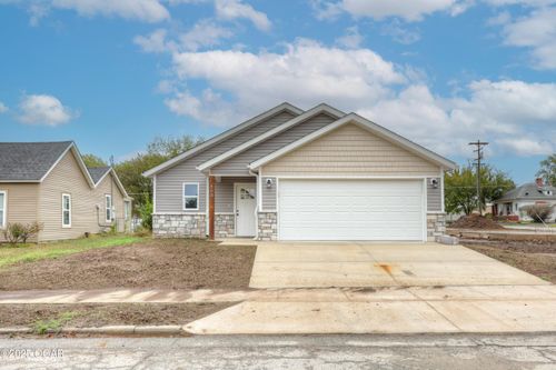 403 N Roane St, Webb City, MO, 64870-1350 | Card Image