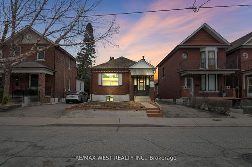 {{alt}} | Card Image