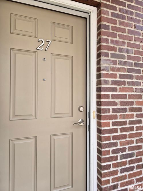 unit-27-11217 N Oakwood Dr, Peoria, IL, 61615-1038 | Card Image
