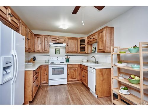 2b-695 S Alton Way, Denver, CO, 80247-1722 | Card Image