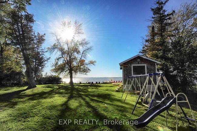 212 Cameron Cres, House other with 4 bedrooms, 3 bathrooms and 6 parking in Keswick ON | Image 4