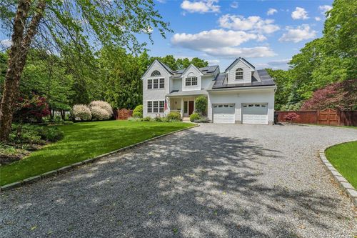 39 Hollow Ln, Westhampton, NY, 11977-1010 | Card Image