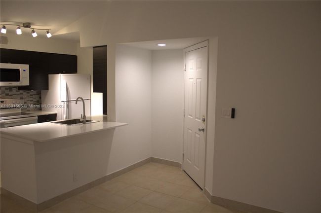 APT-3203 - 2826 S University Dr, Condo with 1 bedrooms, 1 bathrooms and null parking in Davie FL | Image 4