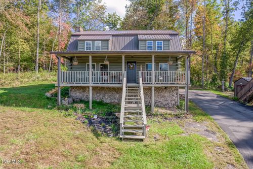 214 Oak Hills Ln, Mountain City, TN, 37683-6153 | Card Image