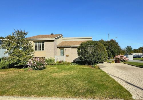 2584 Rue Monseigneur-Pelchat, Rouyn Noranda, QC, J9X6M7 | Card Image