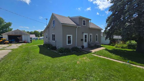529 E Hickory St, Lancaster, WI, 53813-1330 | Card Image