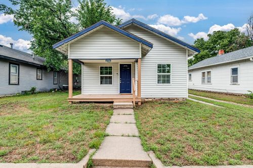 1126 E Avenue B, Hutchinson, KS, 67501-3016 | Card Image