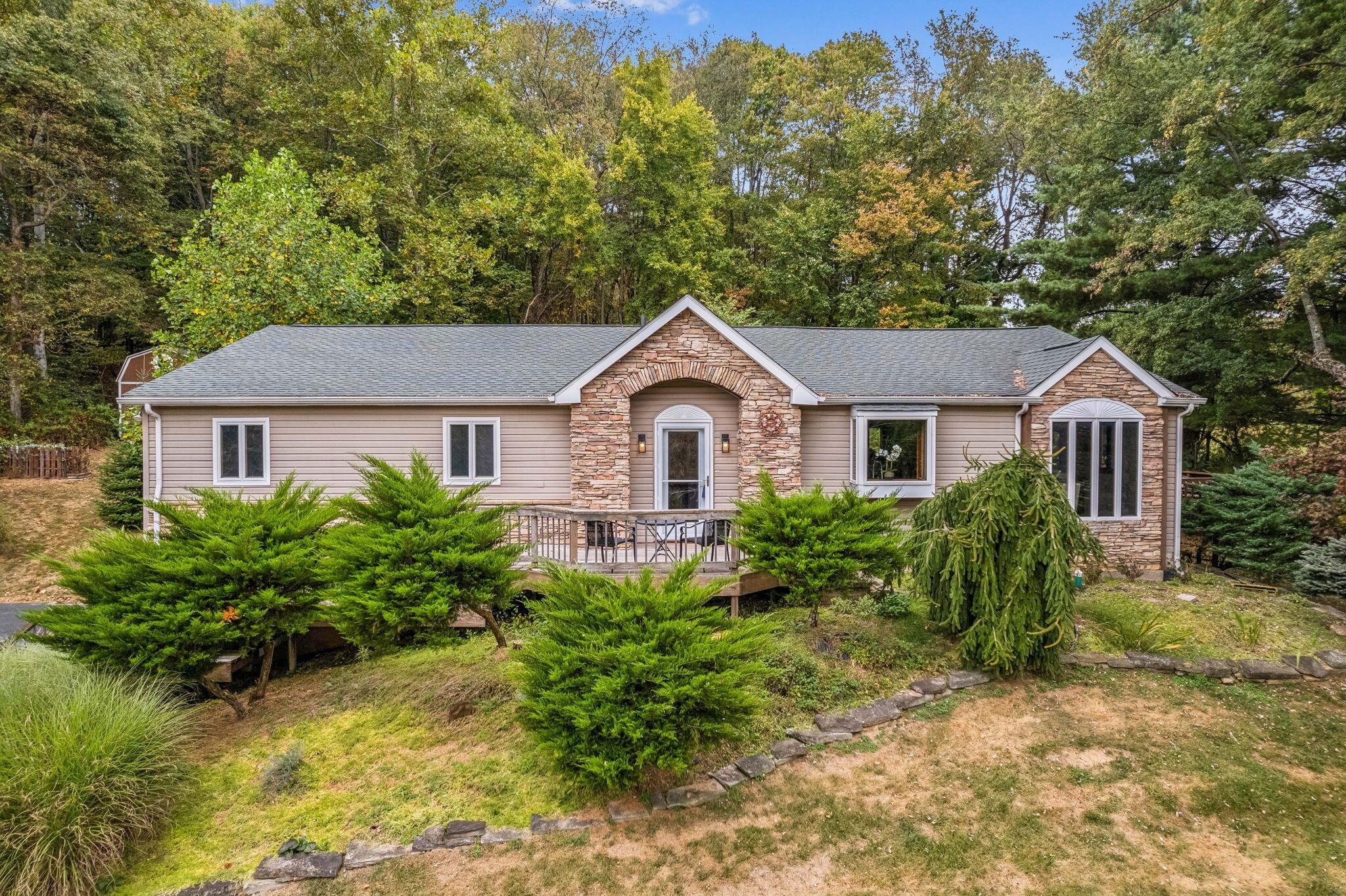 Cambria Mill Rd, Granville, OH 43023