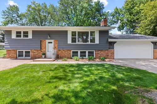 9131 Annapolis Ln N, Maple Grove, MN, 55369-8314 | Card Image