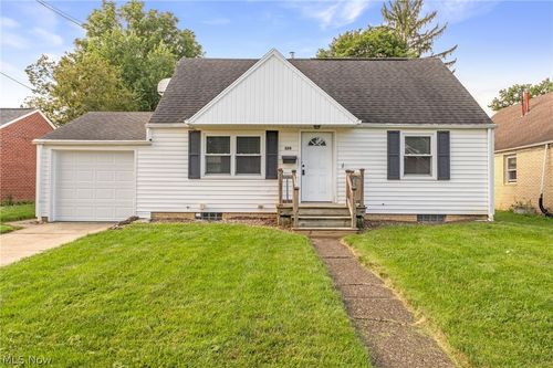 324 Viking St Nw, North Canton, OH, 44720-2464 | Card Image