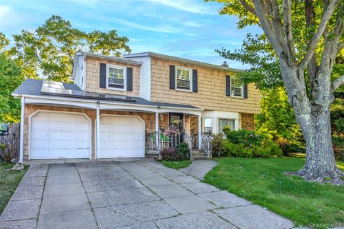 96 Hudson Avenue, Islip, NY, 11717 | Card Image