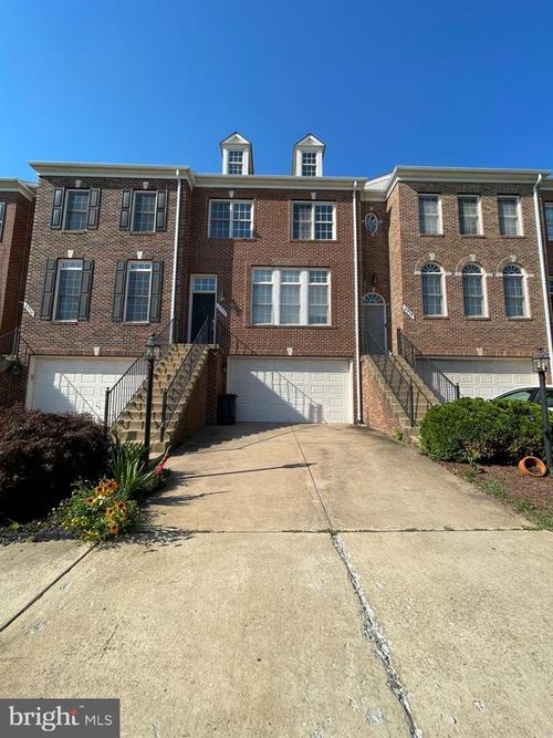 6912 Witton Cir, GAINESVILLE, VA, 20155-4422 | Card Image