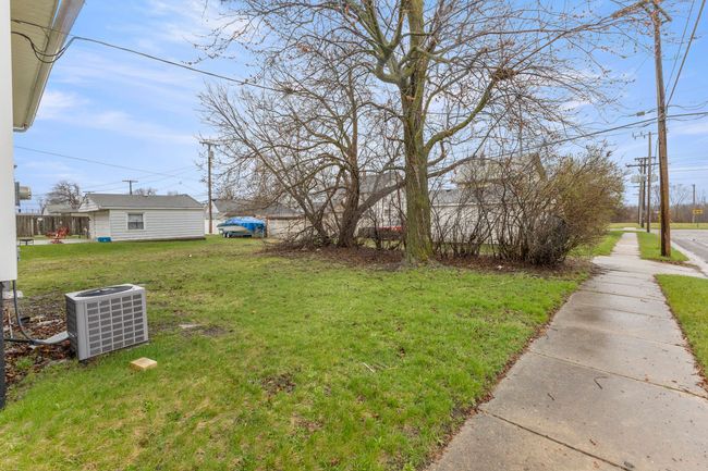 261 Detroit St, House other with 2 bedrooms, 1 bathrooms and null parking in Trenton MI | Image 38