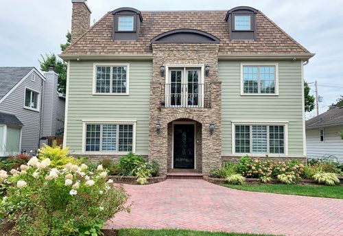 131 Montgomery Ln, Glenview, IL, 60025-4924 | Card Image