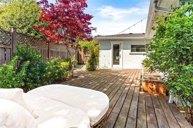 931 Mesher Pl, House other with 3 bedrooms, 3 bathrooms and 4 parking in Esquimalt BC | Image 37