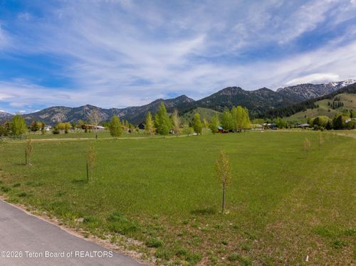 88 Pony Cir, Etna, WY, 83118-9727 | Card Image