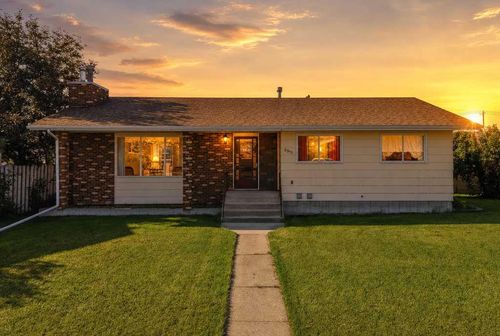 5915 58 Ave, Ponoka, AB, T4J1L4 | Card Image