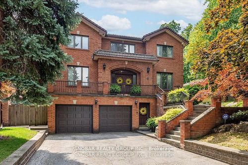 5 Weston Wood Rd, Etobicoke, ON, M9P1R7 | Card Image