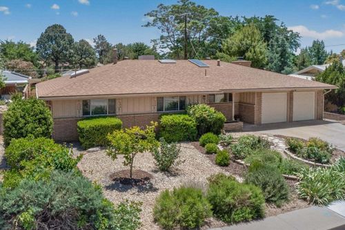 8222 Connecticut St Ne, Albuquerque, NM, 87110-2408 | Card Image