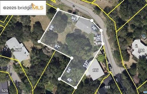 195 Pine Dr, Fairfax, CA, 94930-2217 | Card Image