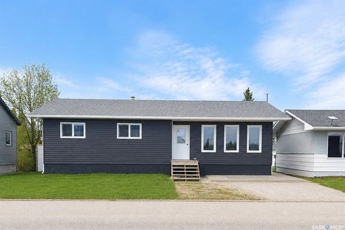 204 Railway Avenue W, Shellbrook, SK, S0J2E0 | Card Image