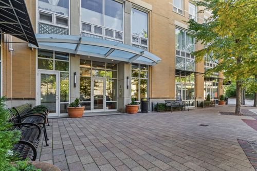 304-1640 Maple Ave, Evanston, IL, 60201-3673 | Card Image