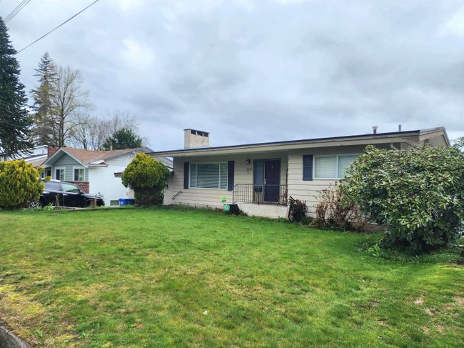 2320 Ridgeway Street, House other with 4 bedrooms, 2 bathrooms and 5 parking in Abbotsford BC | Image 1