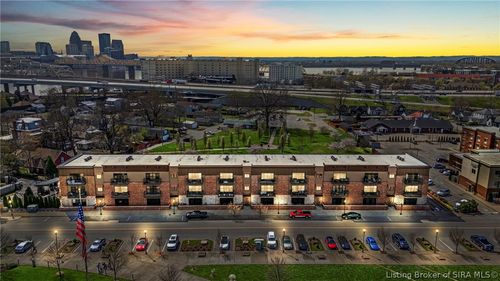 238 Mulberry St, Jeffersonville, IN, 47130-3329 | Card Image