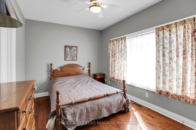 28 Cherry Ridge Blvd, House other with 4 bedrooms, 4 bathrooms and 4 parking in Fenwick ON | Image 13