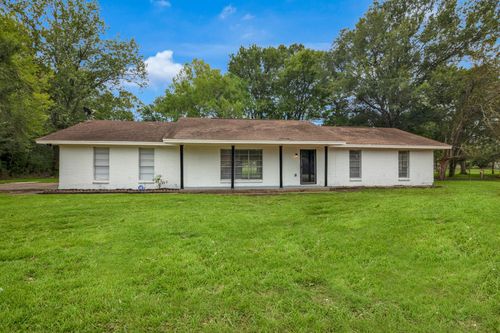 290 E Smith St, Sour Lake, TX, 77659-3873 | Card Image