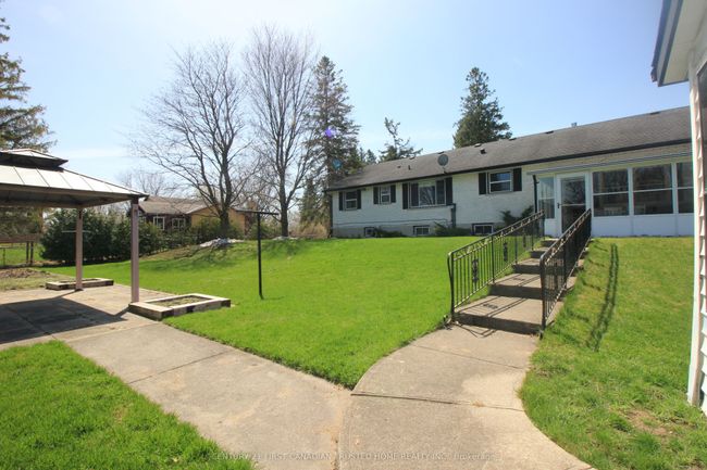 2294 Gore St, House other with 4 bedrooms, 2 bathrooms and 4 parking in Mount Brydges ON | Image 44
