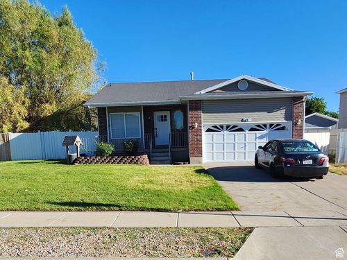 747 W 1580 N, Clinton, UT, 84015-6667 | Card Image
