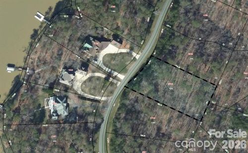 300 Whisper Lake Dr, New London, NC, 28127-8107 | Card Image