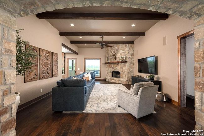 112 Juniper Pt, House other with 4 bedrooms, 5 bathrooms and null parking in Ingram TX | Image 7