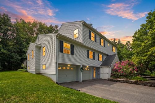 189 Pondview Dr, Amherst, MA, 01002-3230 | Card Image