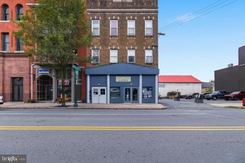 9 W 10th St, Tyrone, PA, 16686-1508 | Card Image