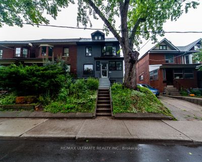 421 Grace St, Home with 4 bedrooms, 2 bathrooms and 3 parking in Toronto ON | Image 1