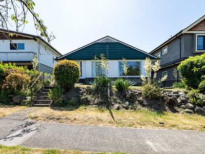 2640 E 23rd Ave, House other with 2 bedrooms, 2 bathrooms and null parking in Vancouver BC | Image 1