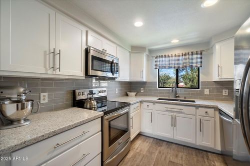 2143-750 E Northern Ave, Phoenix, AZ, 85020-4161 | Card Image