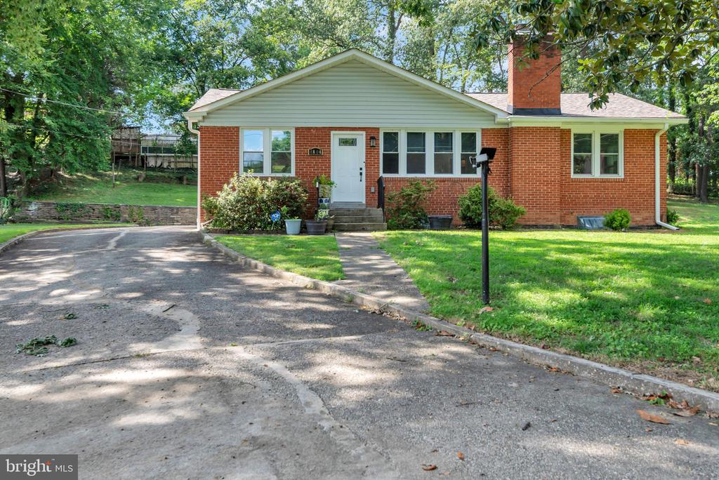 Residential in TEMPLE HILLS