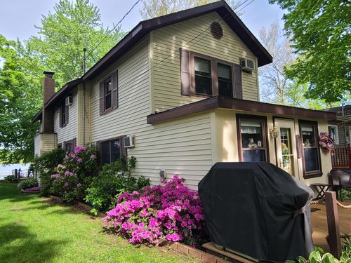 55682 Indian Lake Rd, Dowagiac, MI, 49047-9368 | Card Image